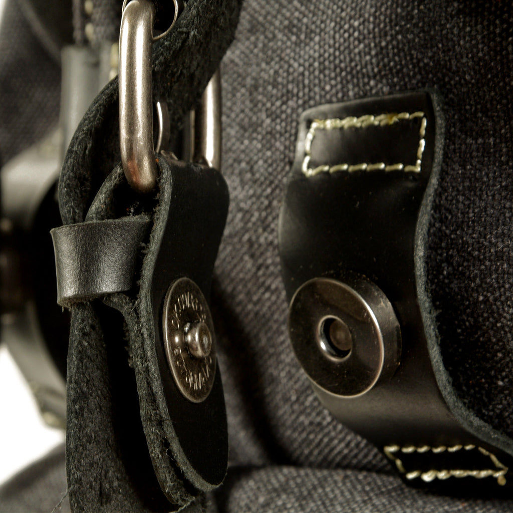 Men's outdoor shoulder casual student bag large capacity travel backpack canvas leather climbing bag