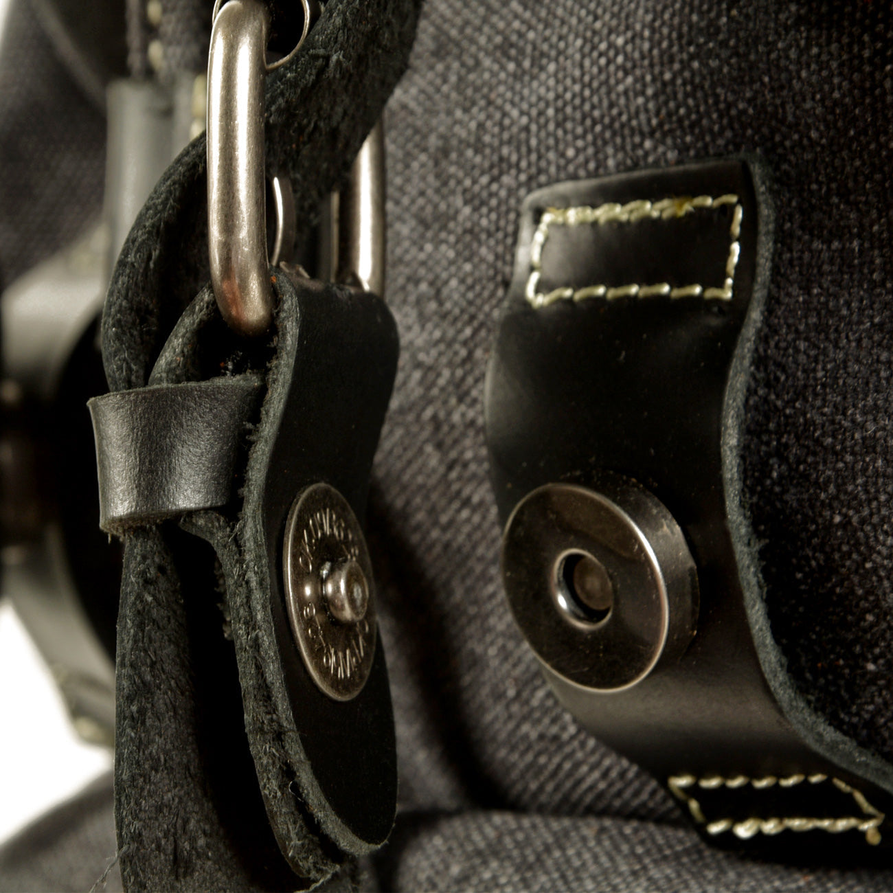 Men's outdoor shoulder casual student bag large capacity travel backpack canvas leather climbing bag