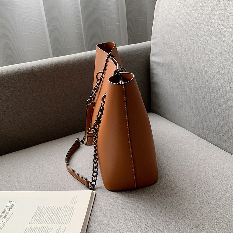 Designer PU Leather Shoulder Bags For Women 2021 Chain High Capacity Handbags Travel Luxury Hand Bag Female Large Shoulder Bag