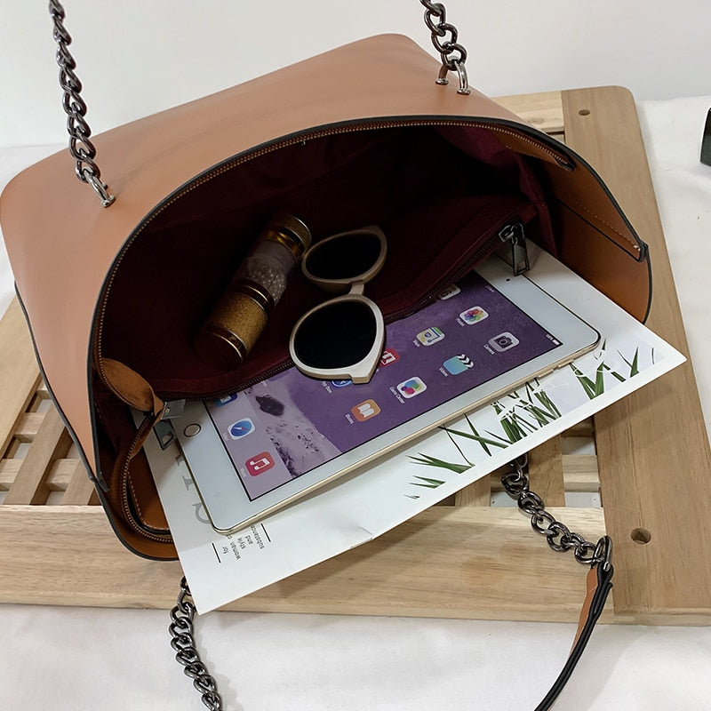 Designer PU Leather Shoulder Bags For Women 2021 Chain High Capacity Handbags Travel Luxury Hand Bag Female Large Shoulder Bag